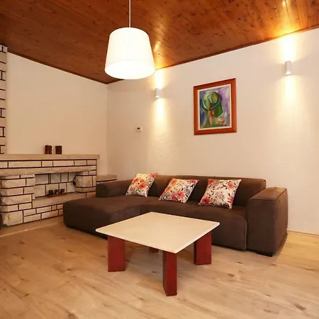 Apartment House Pauline *